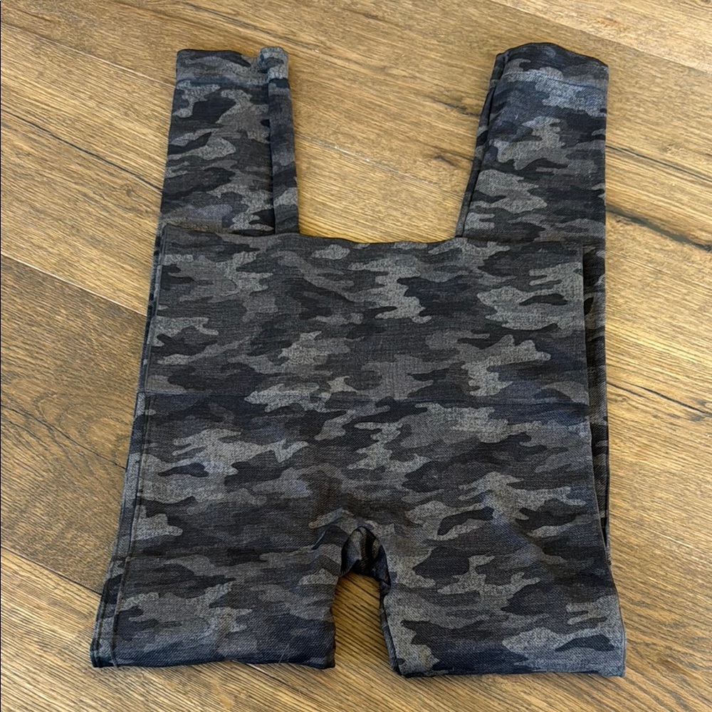 SPANX black gray camo leggings